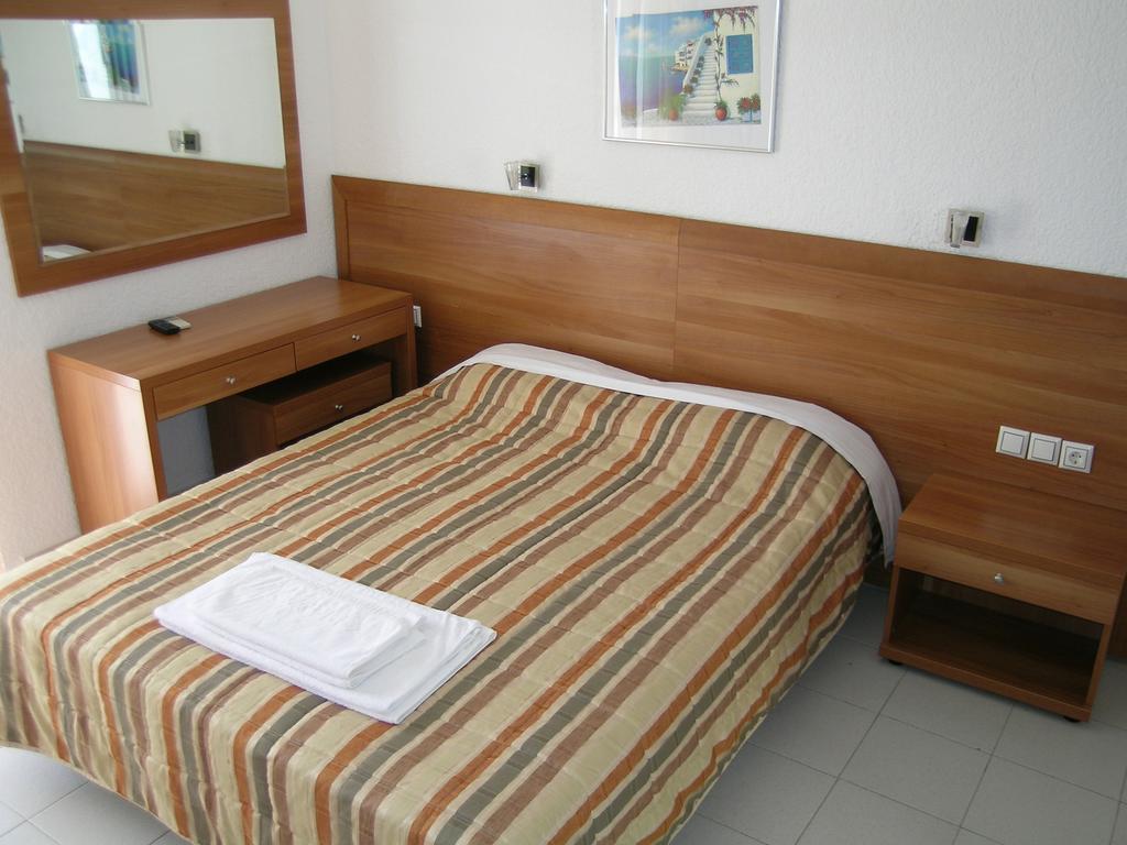 Kamares Apartments Εε Pórosz Szoba fotó